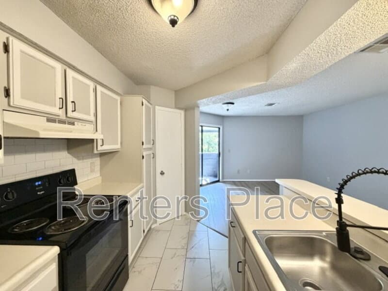 Tulsa House: 1207 South Quaker Avenue