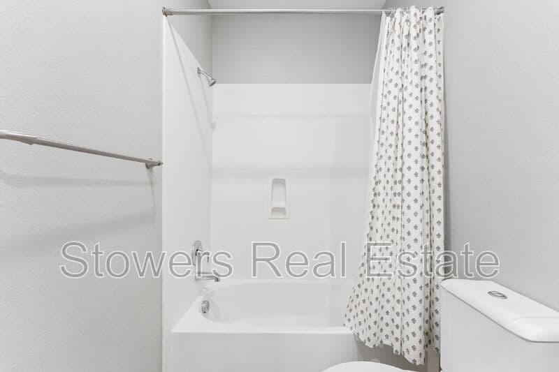 Hayward House: 220 Caterina Way