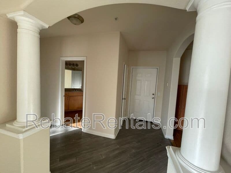 Jacksonville Condo: 8290 Gate Parkway W