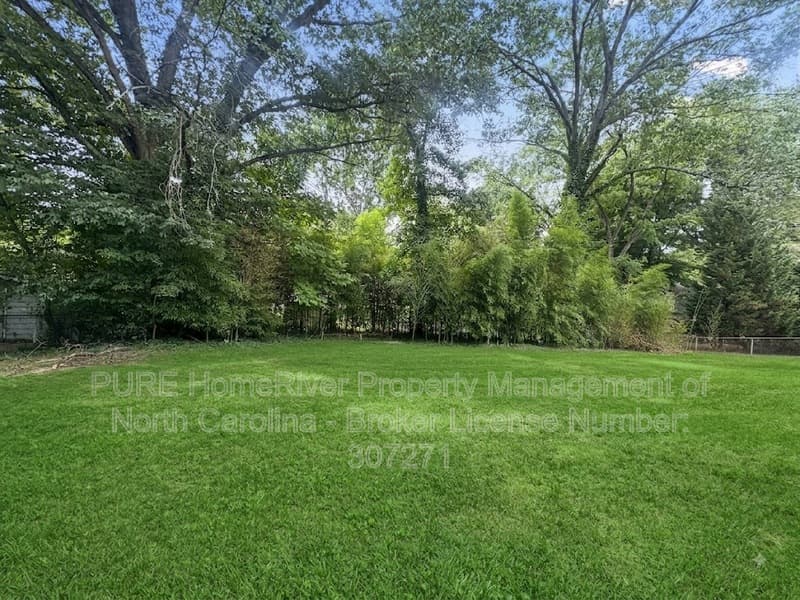 Greensboro House: 5403 Amberhill Dr
