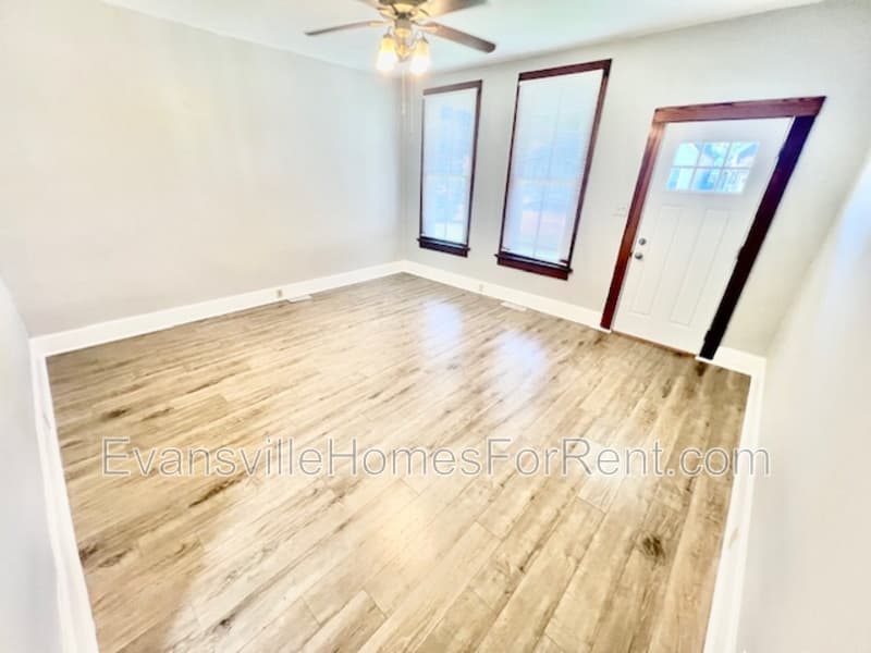 Evansville House: 2215 West Delaware Street