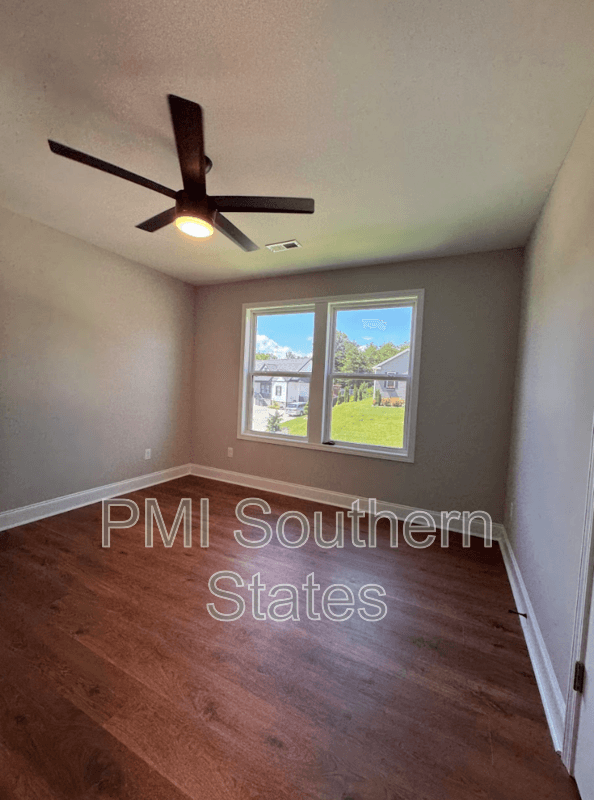 Greenville House: 711 Rockcliff St