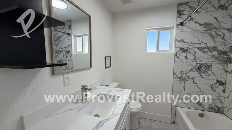 Apple Valley House: 9626 Buena Vista St