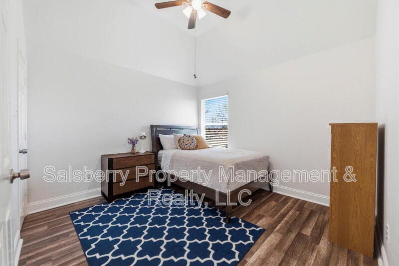 Fort Worth House: 4943 Sunset Ridge Drive