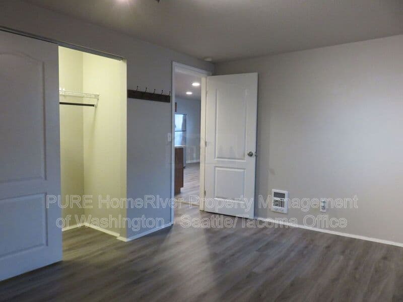 Lakewood House: 15301 Portland Avenue SW