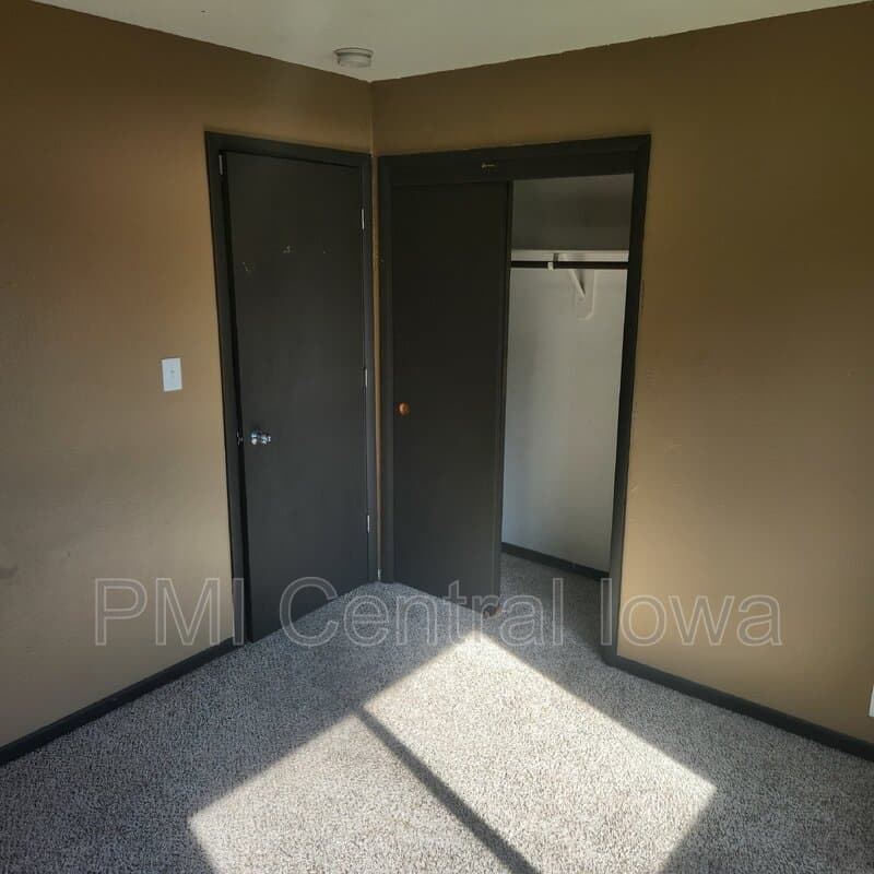 Waukee Condo: 450 Laurel St