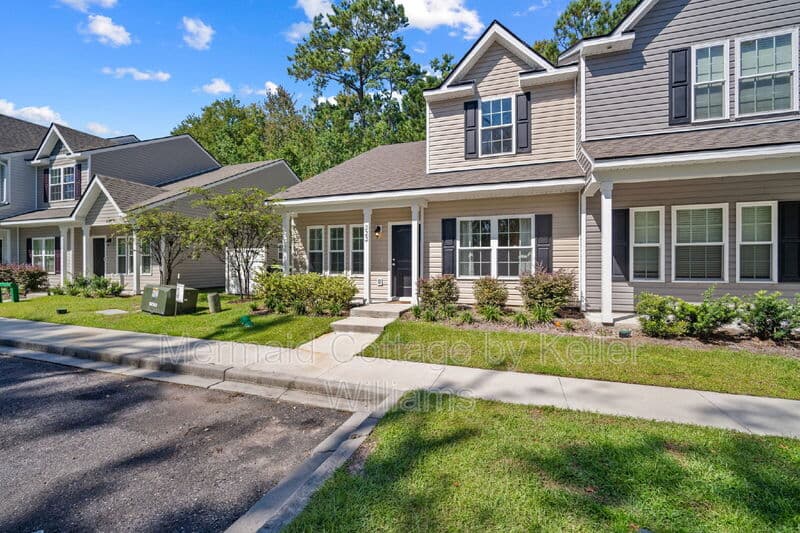 Beaufort Townhome: 222 Admiration Avenue