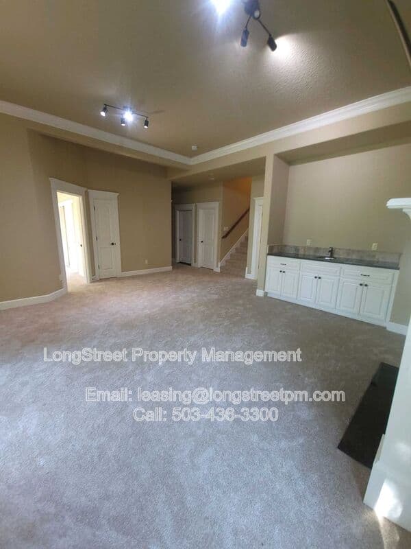 Portland House: 9739 NW Henry Ct