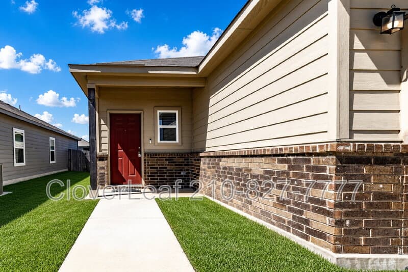 Elmendorf House: 14635 Hackamore Way