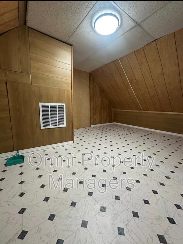 Hamtramck Condo: 3894 Evaline