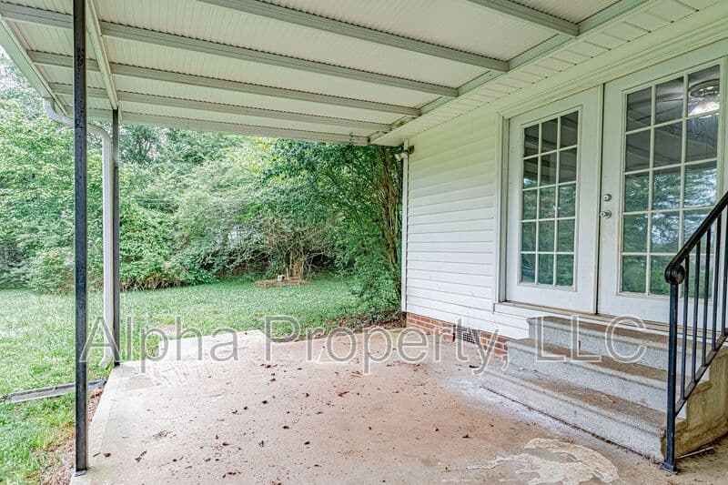 Greer House: 134 Saturn Lane