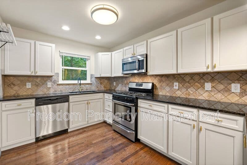 Woodbridge House: 5256 Sudberry Ln