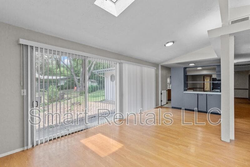 Florissant House: 12 Country Lane