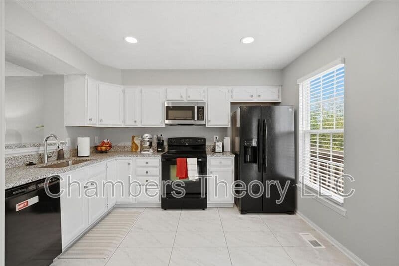 Ashburn House: 44046 Choptank Ter