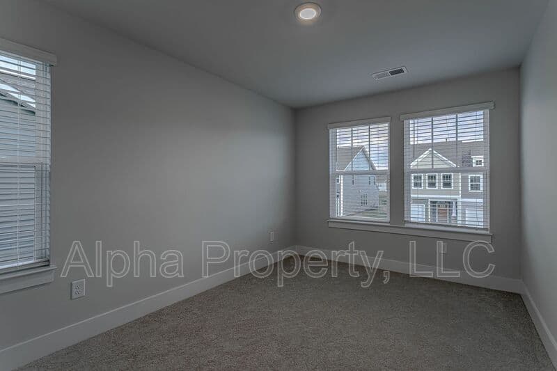 Moore Townhome: 1326 Maplesmith Way