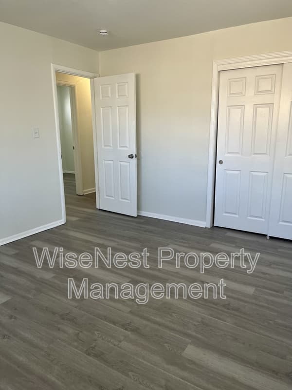 Kansas City House: 10804 Newton Avenue