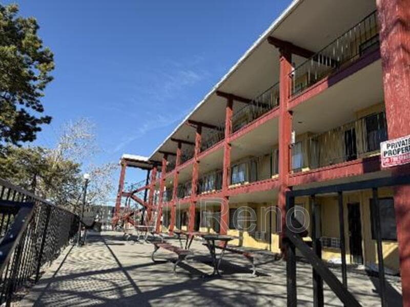 Reno Apartment: 160 Park Street