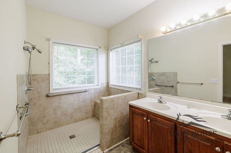 Athens House: 411 Timber Creek Dr