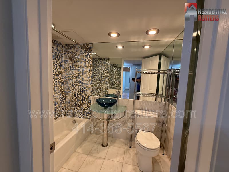 Milwaukee Condo: 1707 N Prospect Avenue