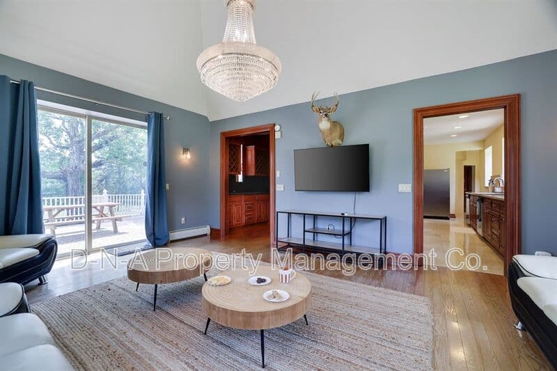 Mount Pocono House: 133 Montanesca Road