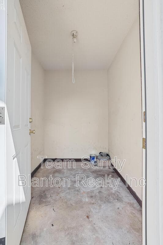 Pensacola House: 455 Stara Circle