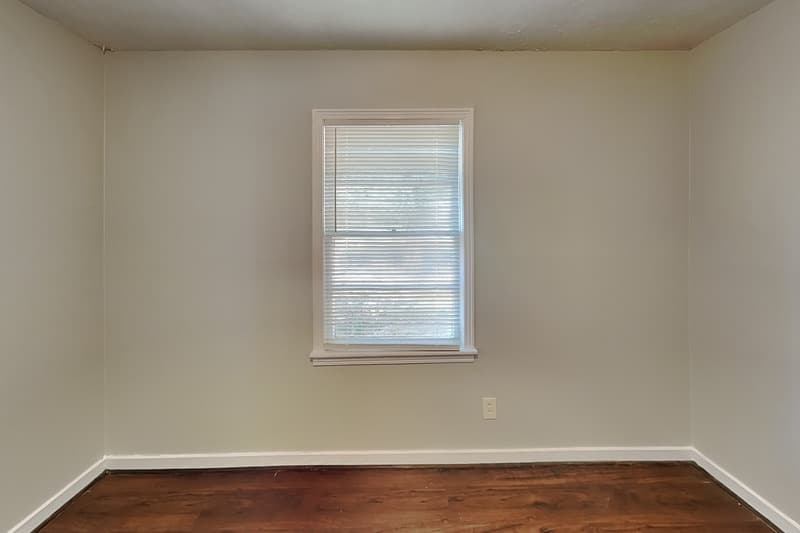 Birmingham House: 441 13th Ave NW