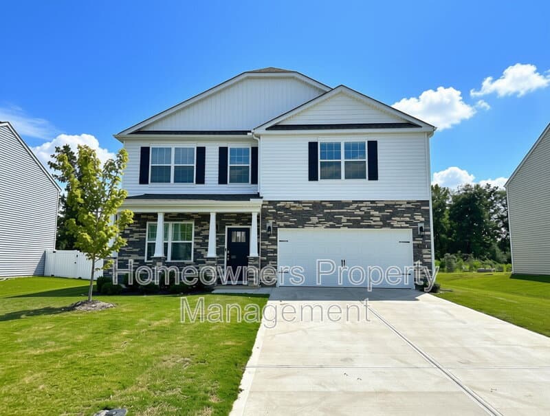 Fayetteville House: 5611 Tantobie Rd