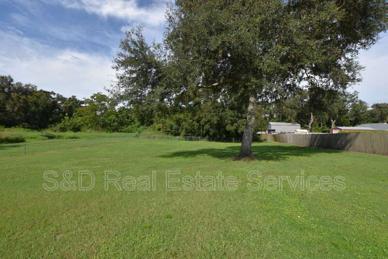 Lakeland House: 5029 1st St. SE