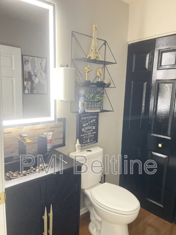 South Fulton House: 5825 Old Carriage Drive
