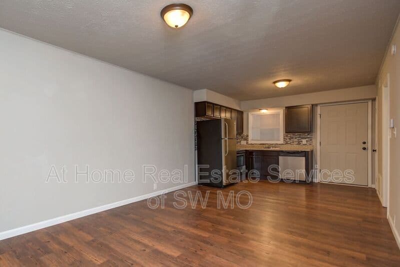 Springfield Condo: 930 S Campbell - P34