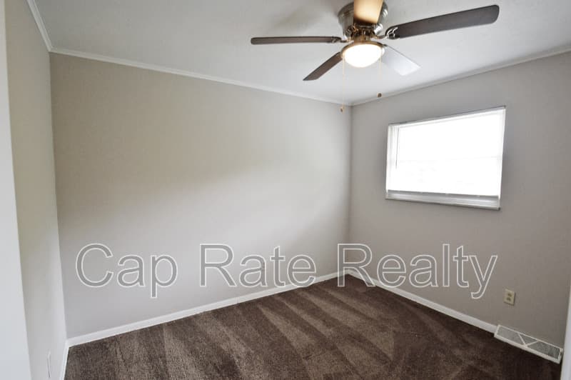 Columbus House: 1226 Parkview Dr