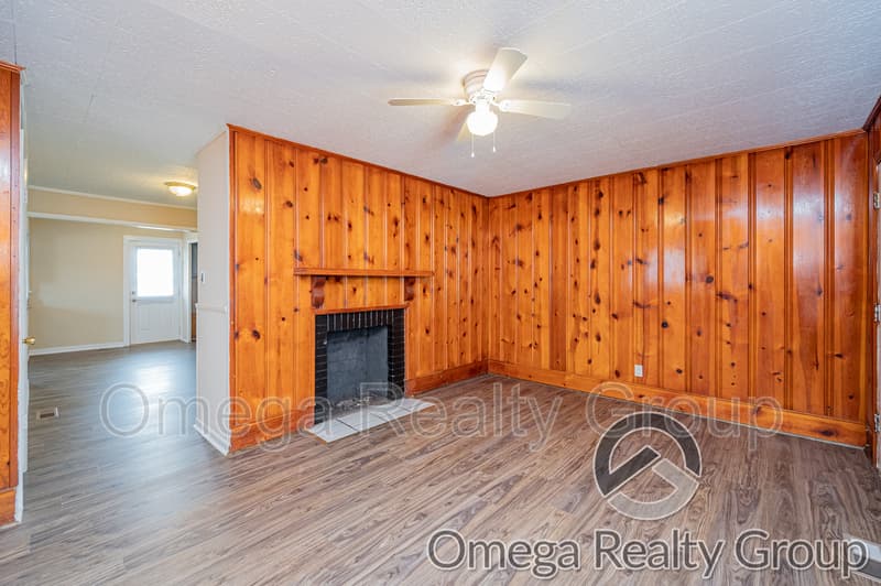 Huntsville House: 3920 Cypress Ave SW