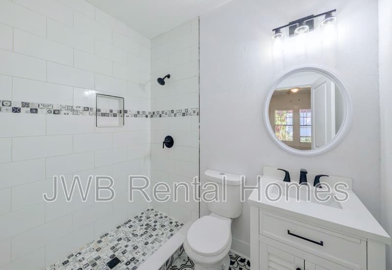 Jacksonville House: 2963 Remington St