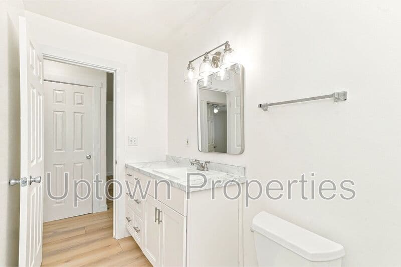 Portland House: 1420 SW Bertha Blvd