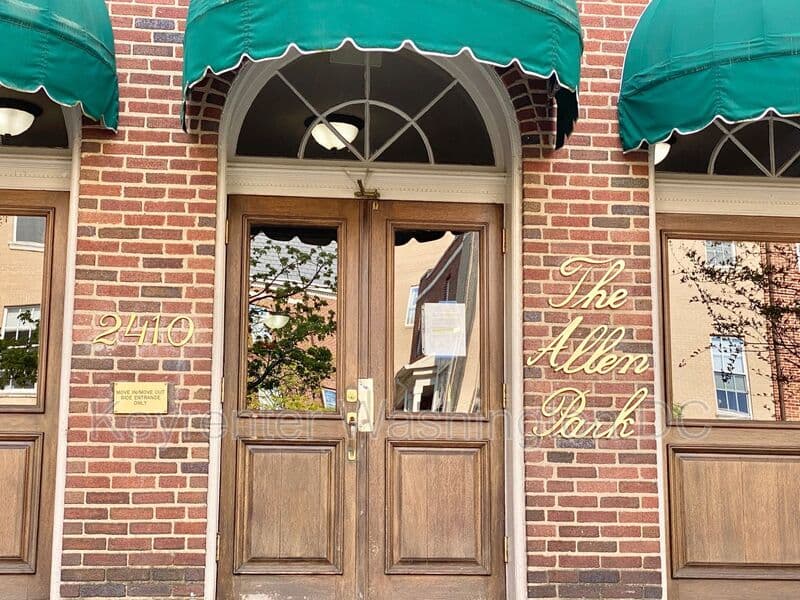 Washington Condo: 2410 20th St, NW