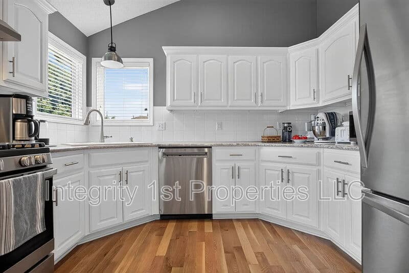 Olathe House: 16222 W 157th Ter