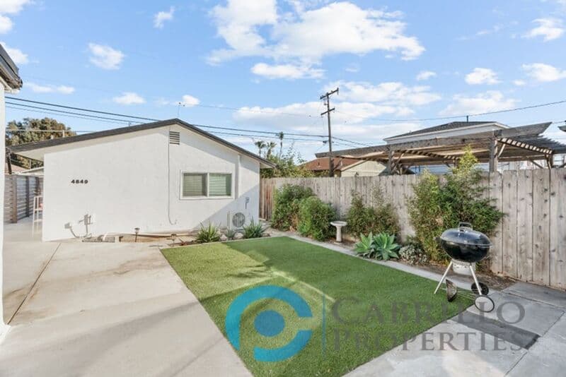 San Diego House: 4853 Mansfield Street