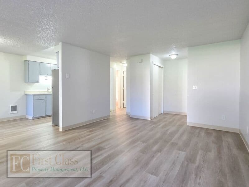 PORTLAND Condo: 1370 NE 186TH AVE
