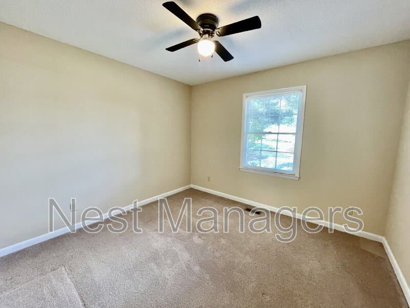 Fayetteville House: 5967 Lake Trail Dr