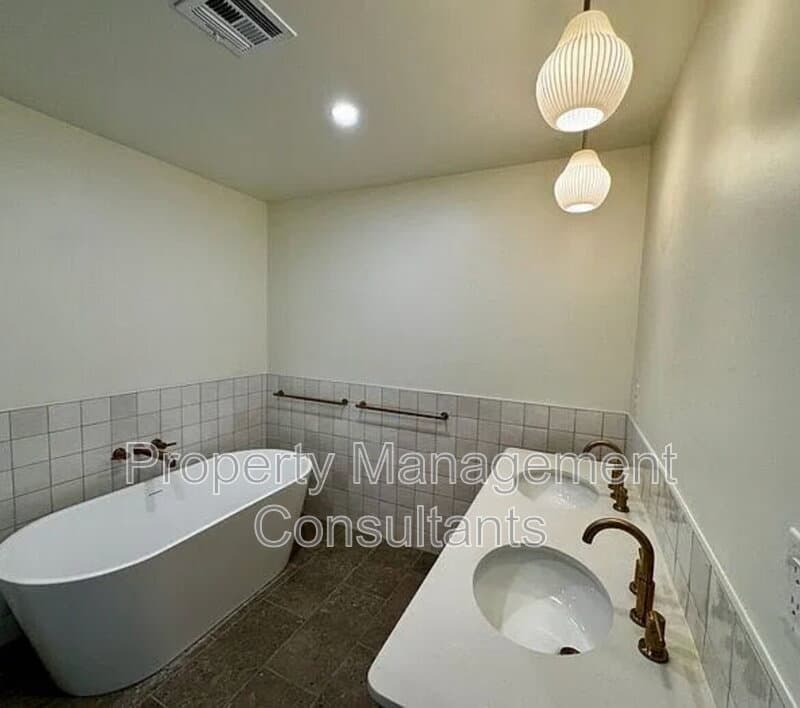Huntsville Townhome: 230 Washington Street Northeast