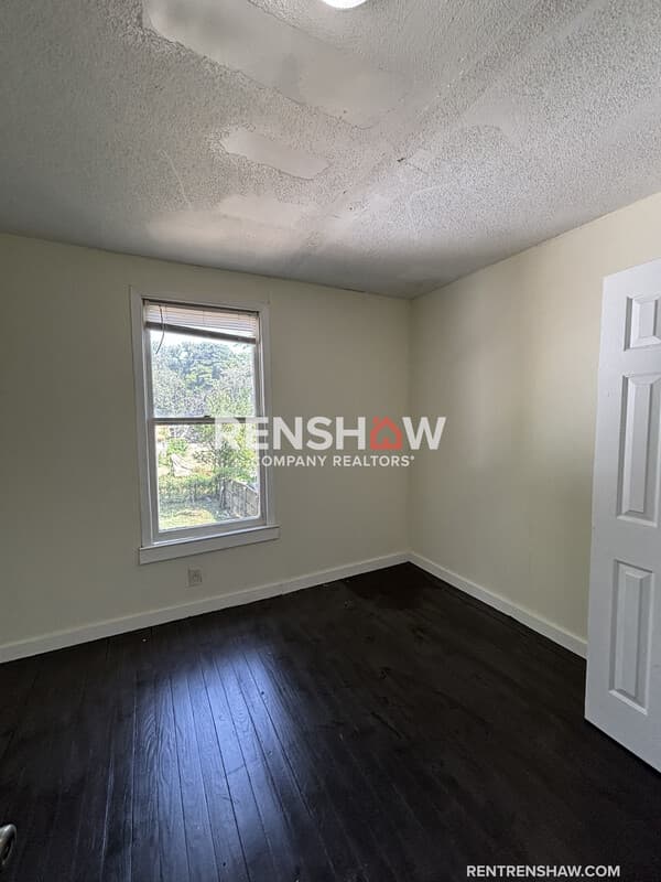 Memphis House: 1294 S Barksdale St