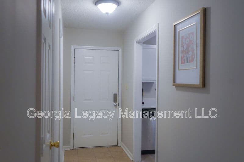 athens House: 1688 Prince Avenue