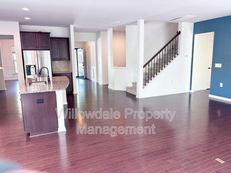 Apex House: 1209 Magnolia Row Trail