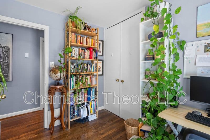 Silver Spring House: 3904 Lantern Dr