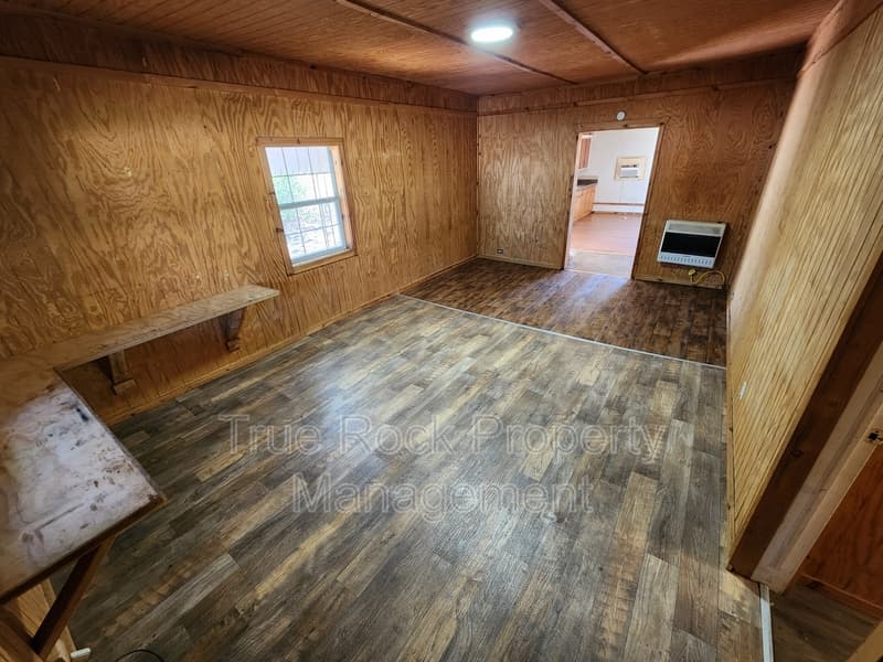 Asher House: 205 East Main (Asher)