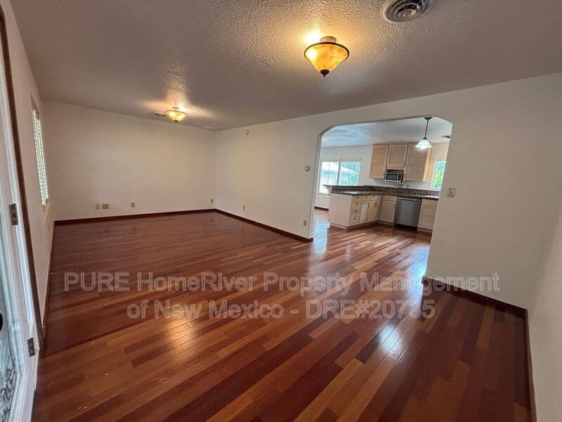 Flora Vista House: 7501 Old Aztec Hwy