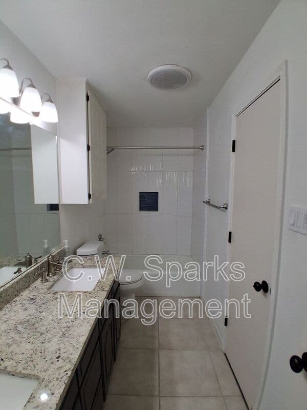 Grapevine House: 1503 Laguna Vista Way
