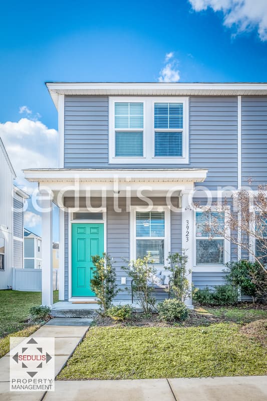 North Charleston House: 3923 Four Poles Park Drive