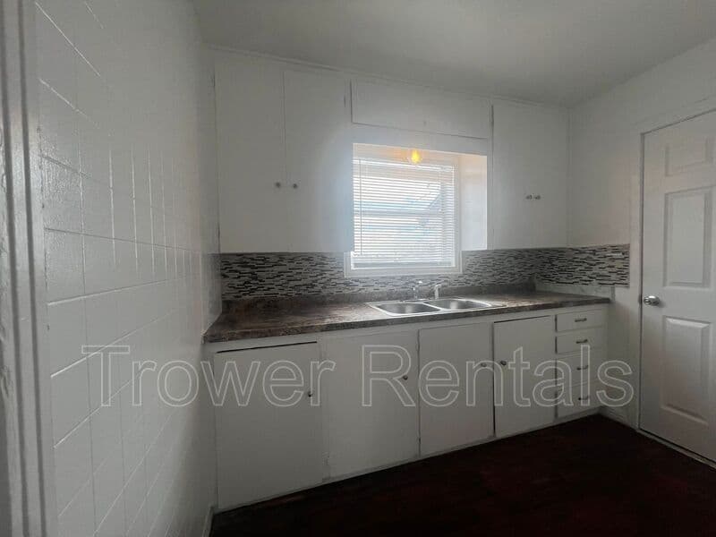 Odessa House: 1310 E 35th St