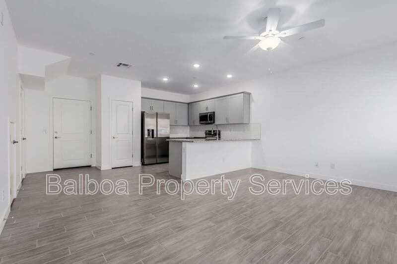 Mesa Townhome: 1318 S 105th Pl